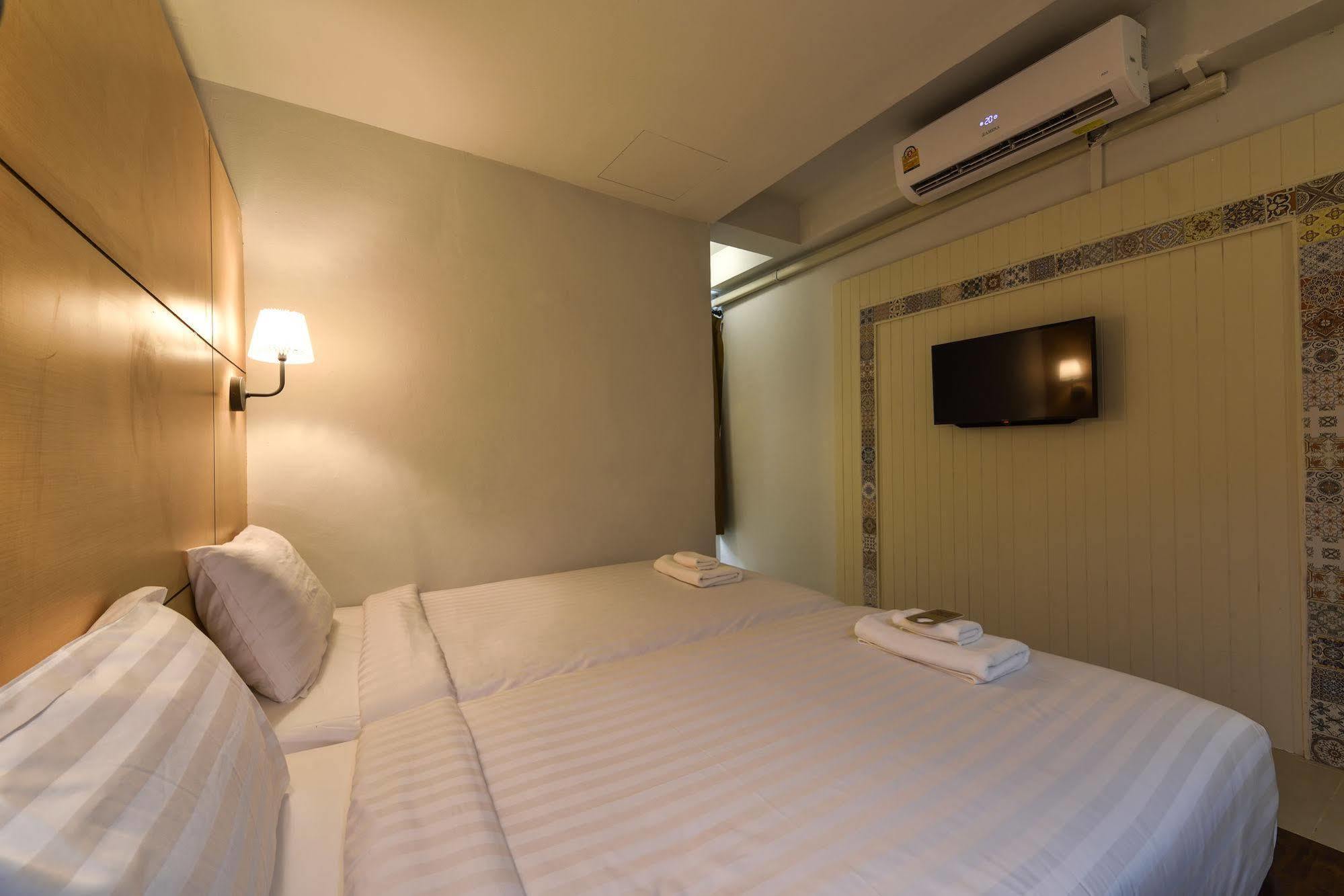 Hotel October Phuket Exteriér fotografie